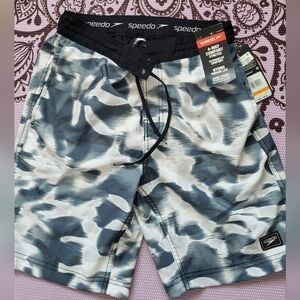 Speedo Men's Black and White Athletic Shorts